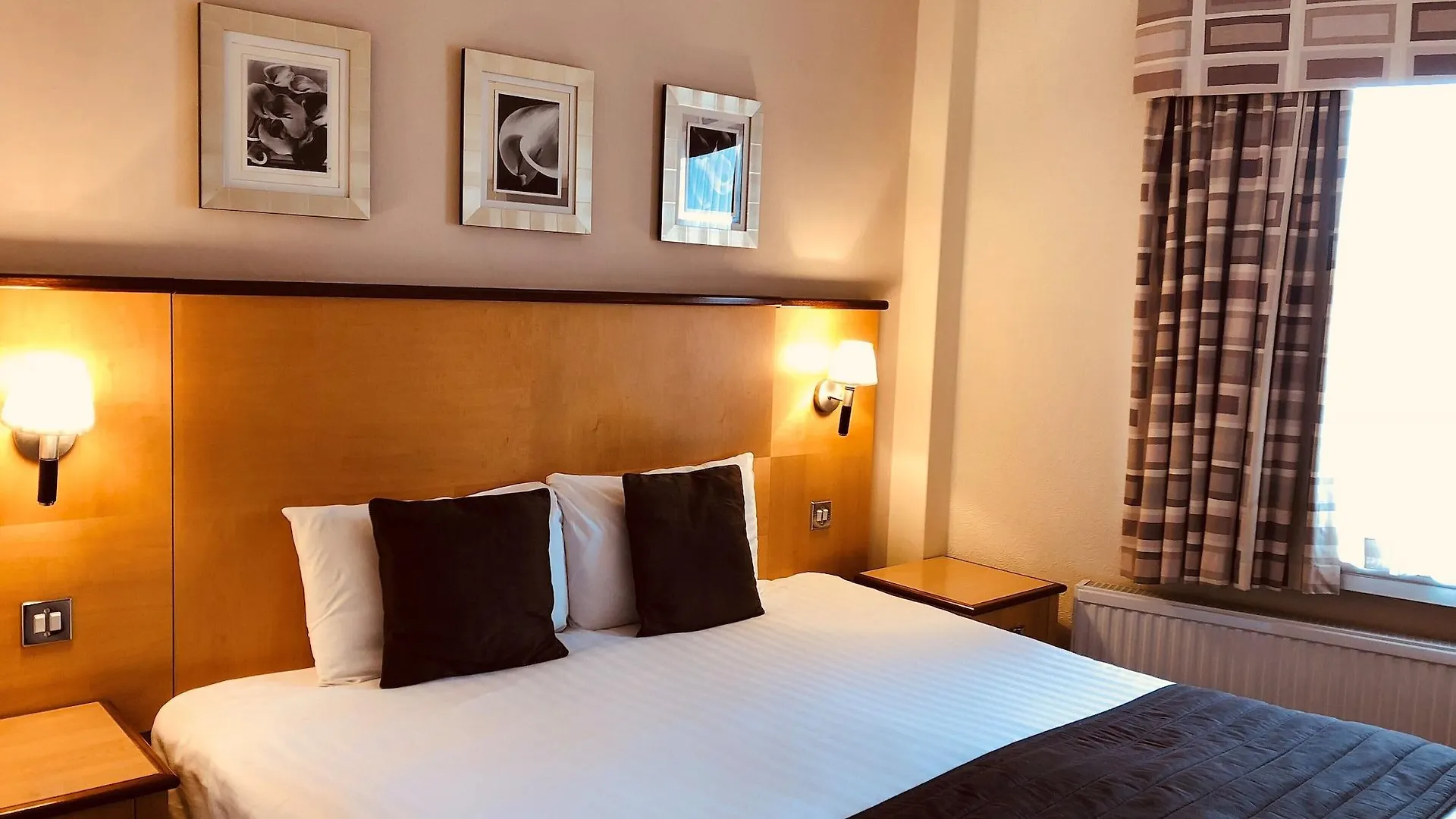Royal Hotel Scarborough 3*,